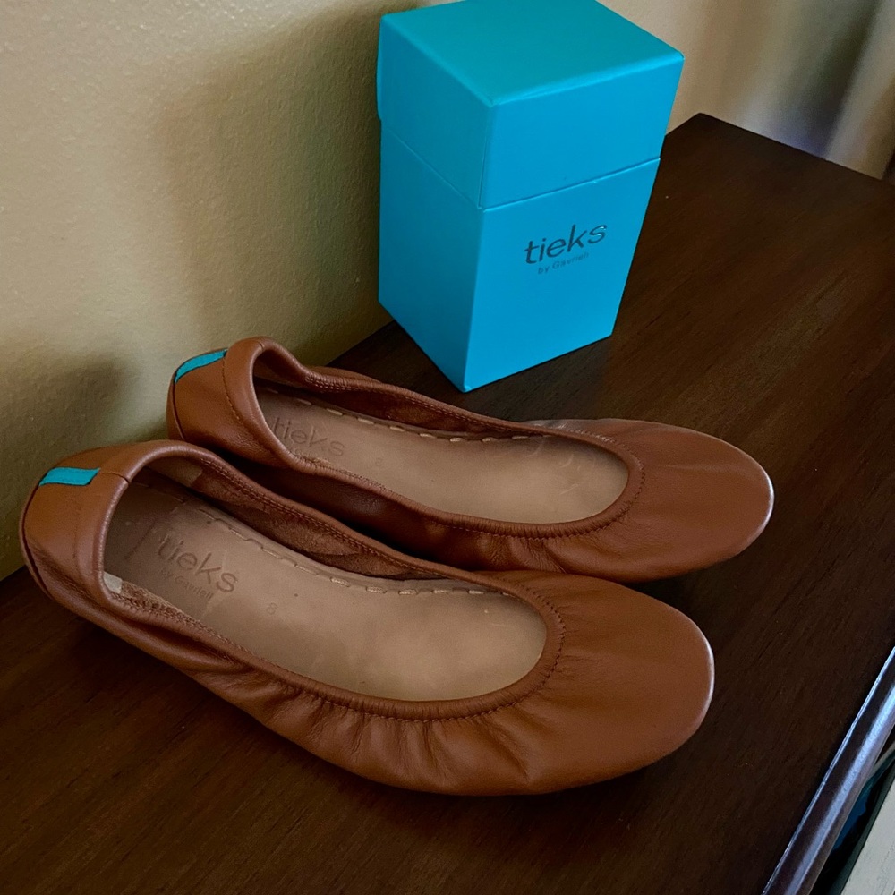 Chestnut Tieks size 8